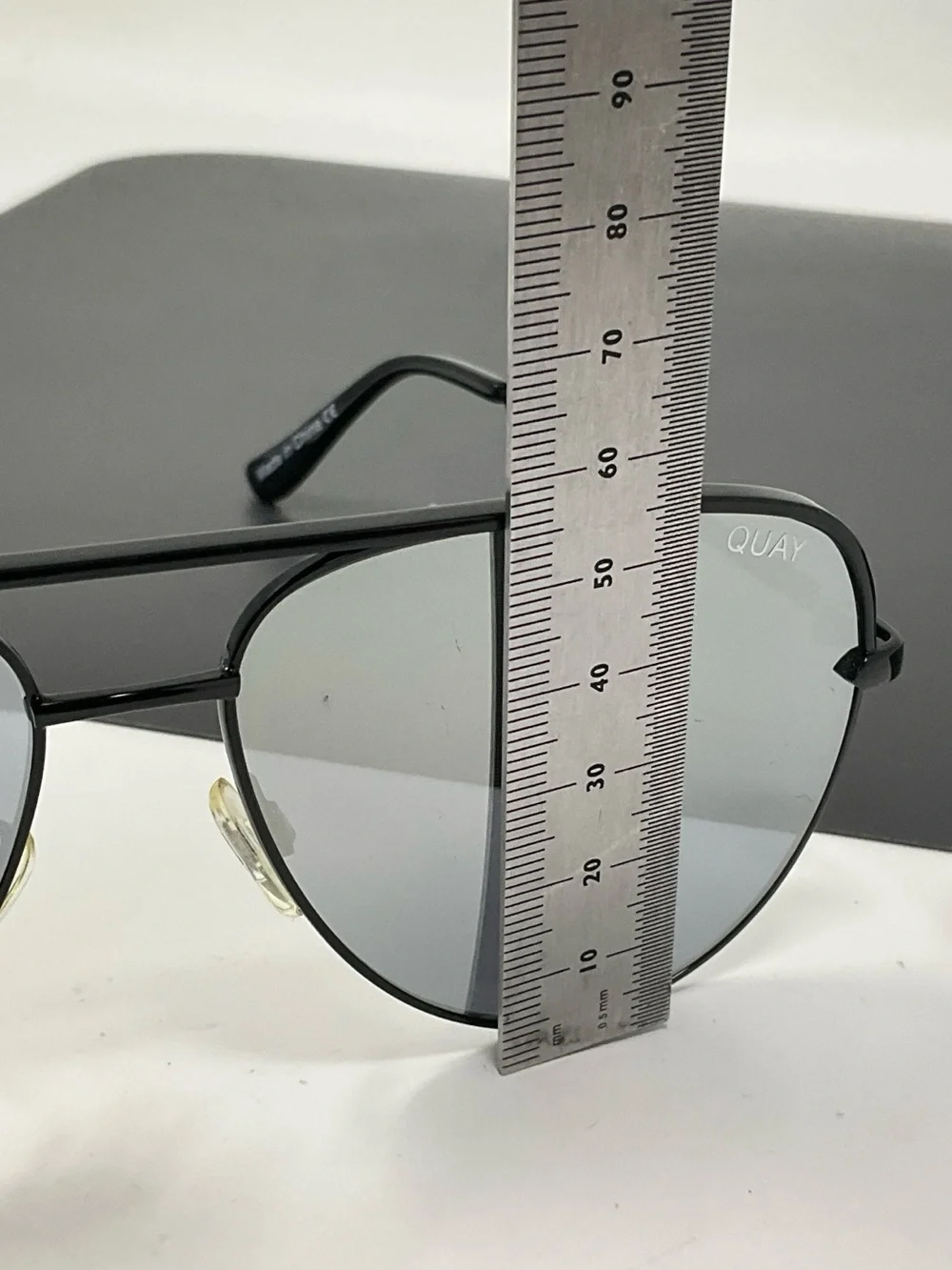 Quay Australia X Desi Perkins High Key Aviator Sunglasses mirror lense scratches